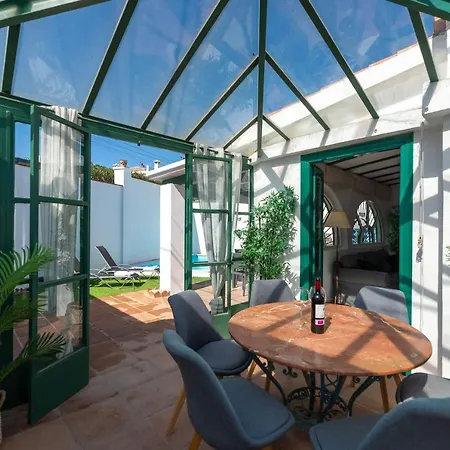 Puerto Banus Dreamed Monelos