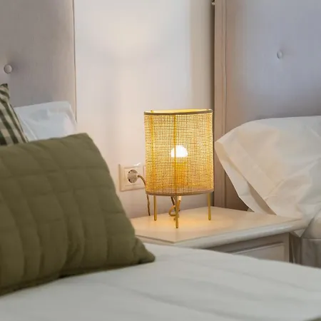Puerto Banus Dreamed Monelos