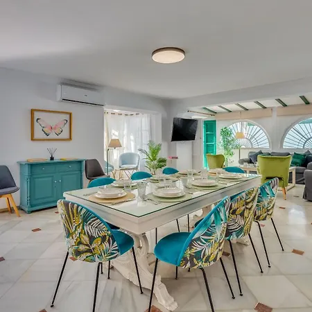 Puerto Banus Dreamed Monelos