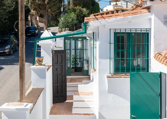 Puerto Banus Dreamed Monelos *