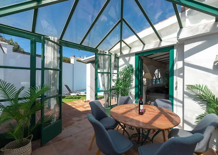 Puerto Banus Dreamed Monelos