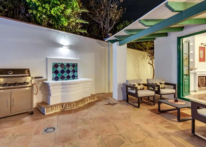 Puerto Banus Dreamed Monelos *