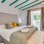 Puerto Banus Dreamed Monelos *