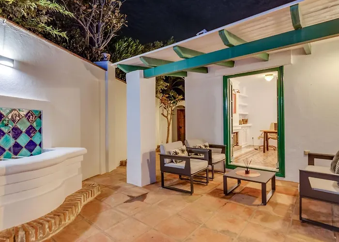Puerto Banus Dreamed Monelos