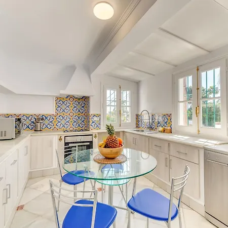 Puerto Banus Dreamed Monelos * Marbella