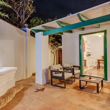 Puerto Banus Dreamed Monelos